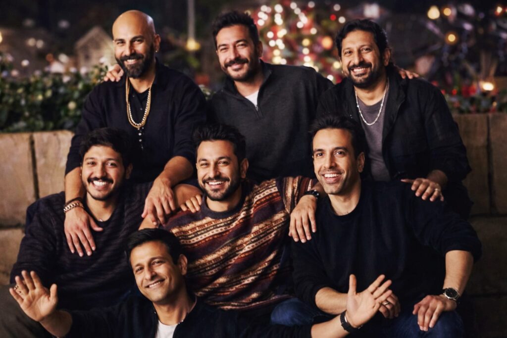Golmaal 5 cast group photo featuring Ajay Devgn, Arshad Warsi, Tusshar Kapoor and other actors

